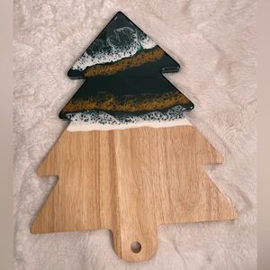 Tree-Shaped Resin and Wood Cutting Board